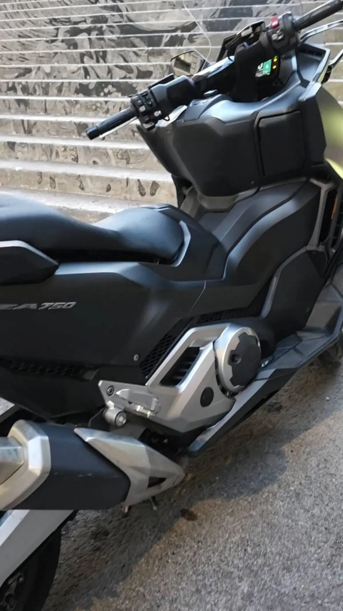 Honda Forza 750 DCT (2021 - 24) (9)