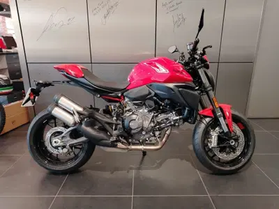 Ducati Monster 890 + (2026) usata