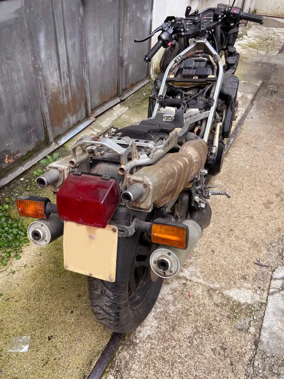 Yamaha RD 500LC (2)