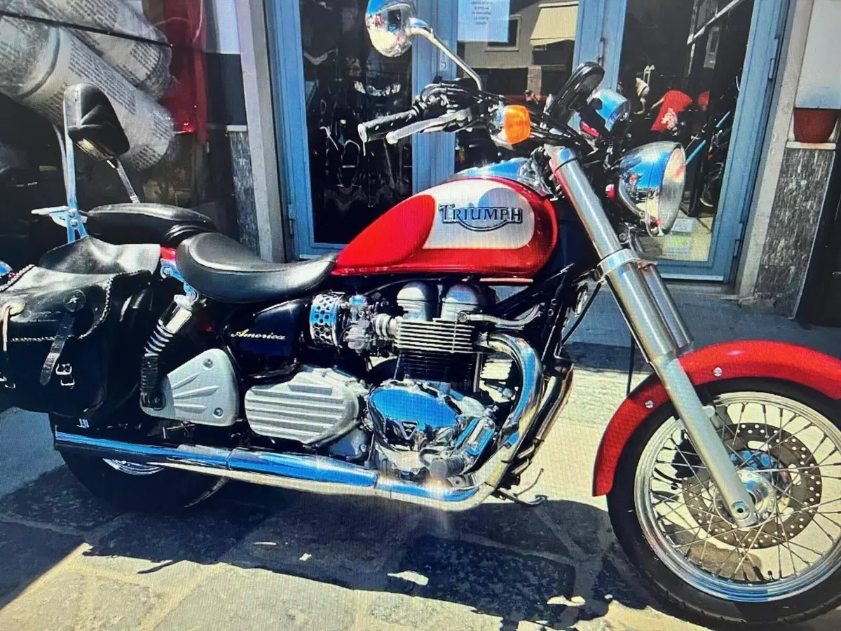Triumph America (2008 - 10) (2)