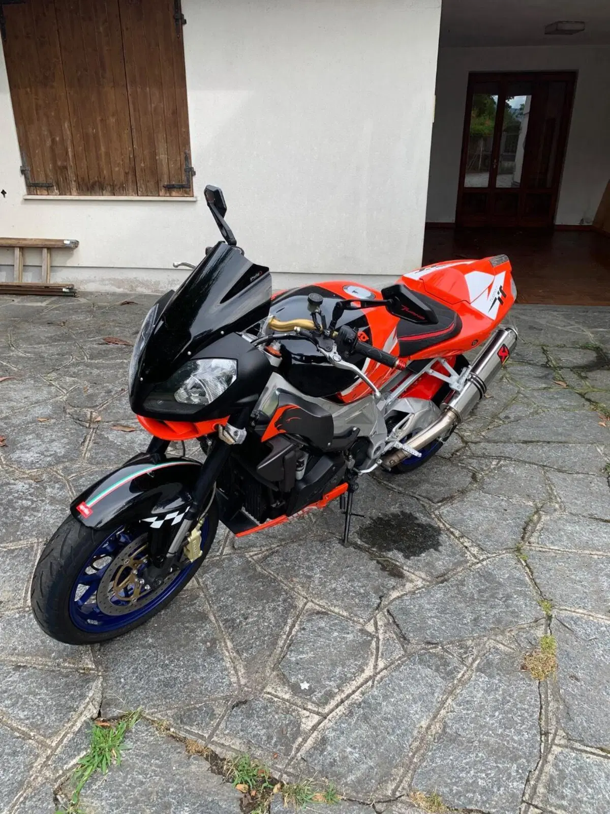 Aprilia Tuono 1000 R (2006 - 10) (4)