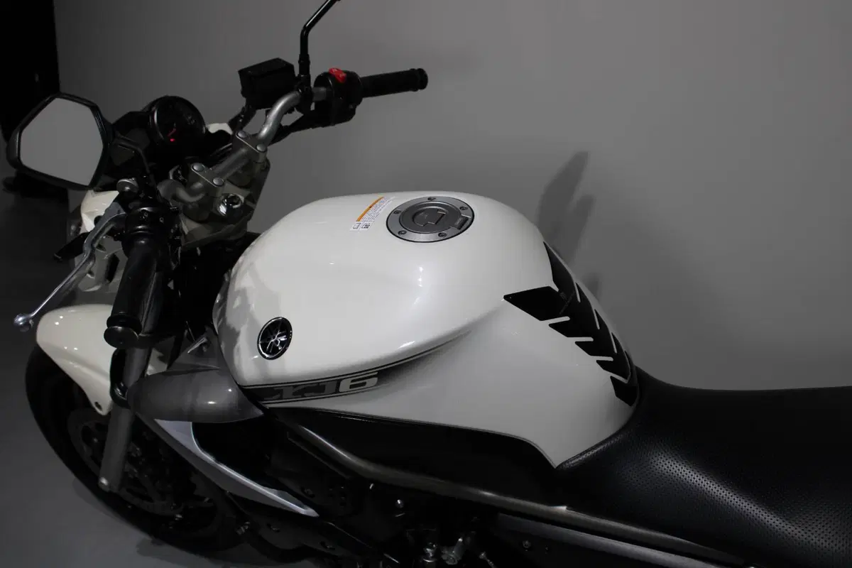 Yamaha XJ6 (2008 - 15) (5)