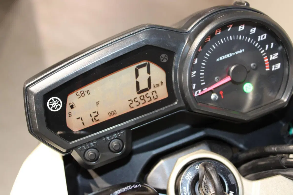 Yamaha XJ6 (2008 - 15) (6)