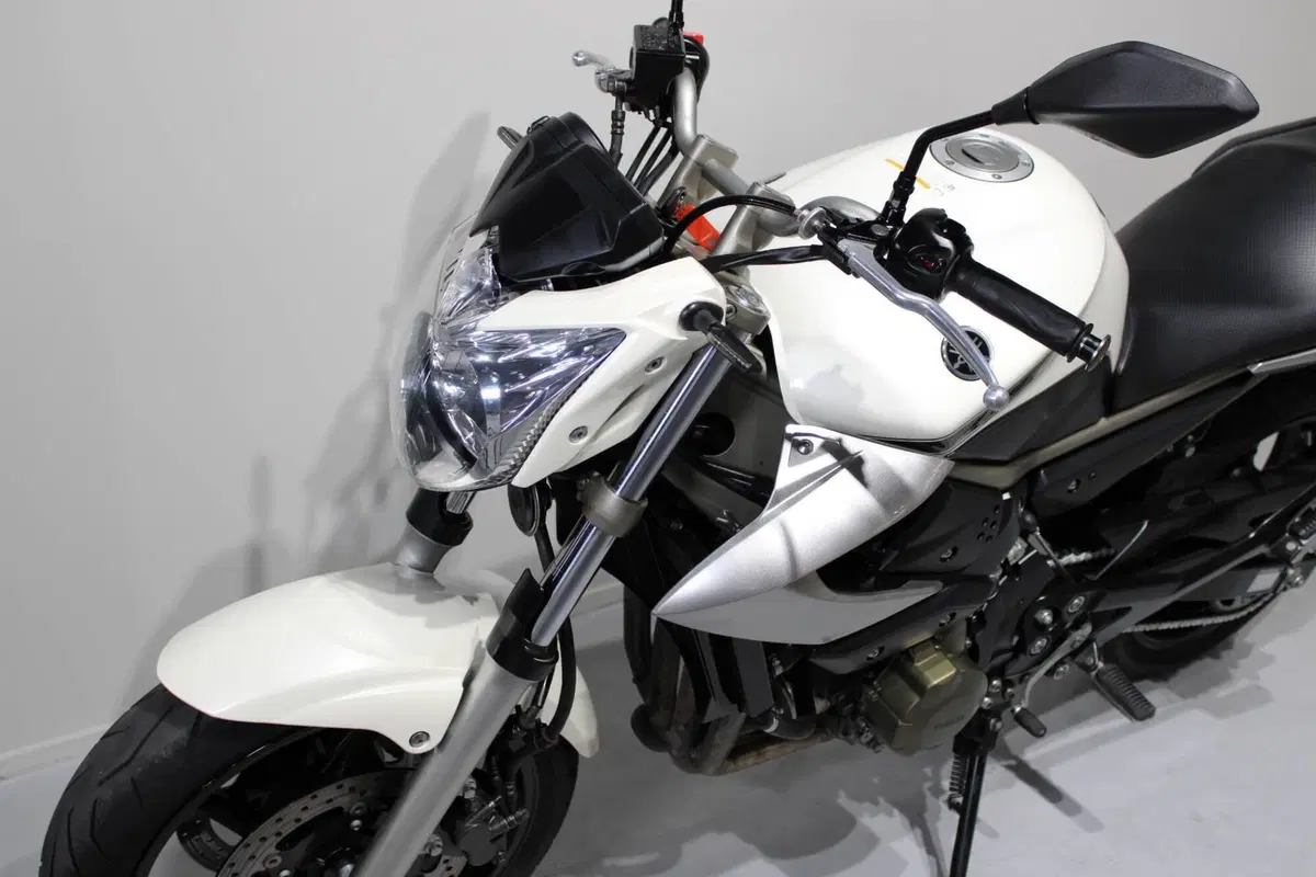Yamaha XJ6 (2008 - 15) (7)