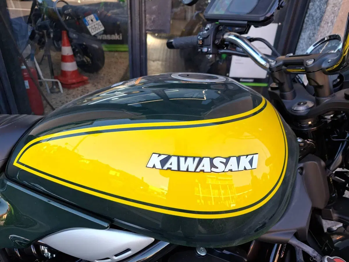 Kawasaki Z 900 RS (2022 - 25) (3)
