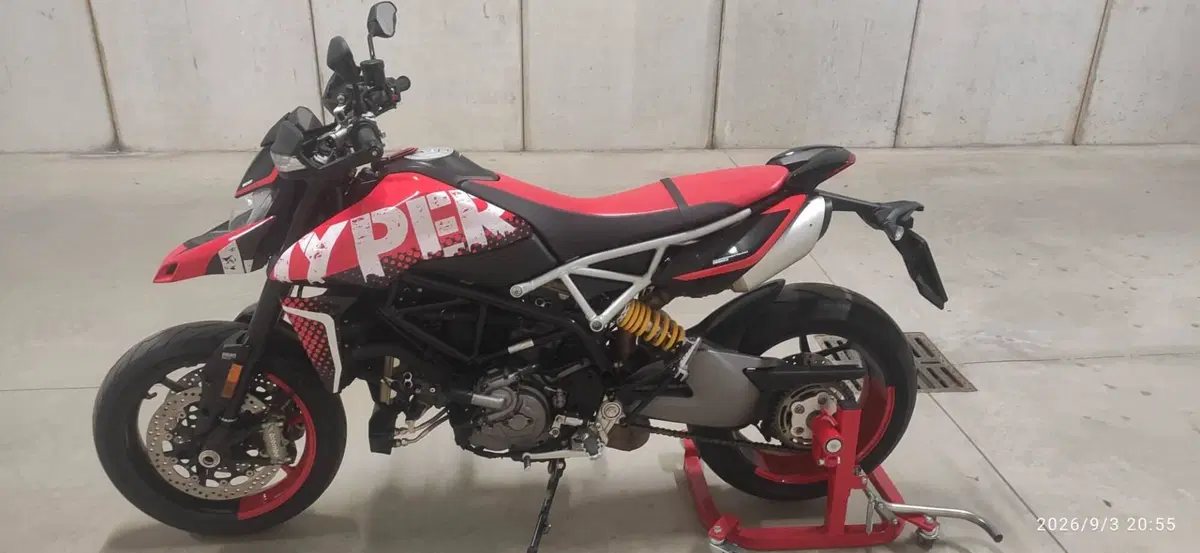 Ducati Hypermotard 950 RVE (2020)