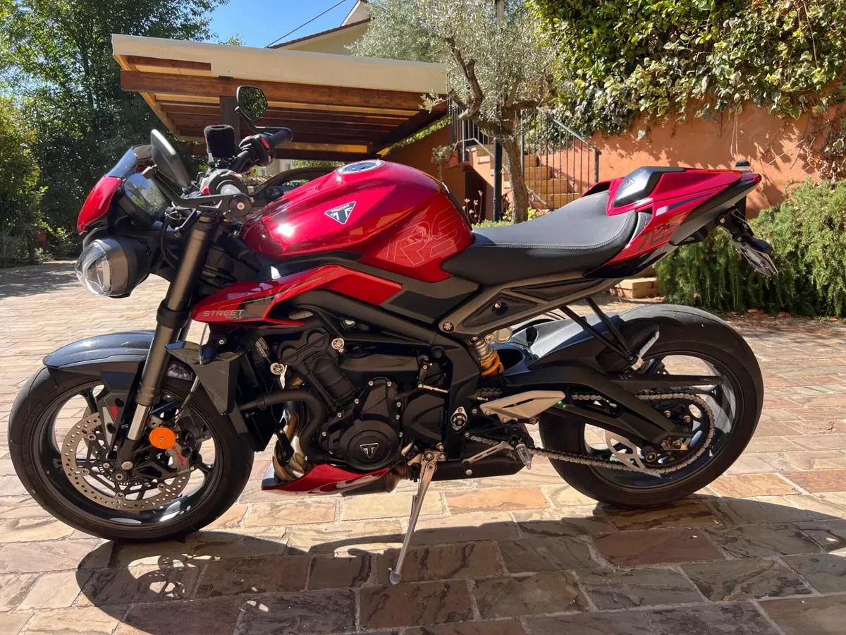Triumph Street Triple 765 RS (2023 - 26) (2)