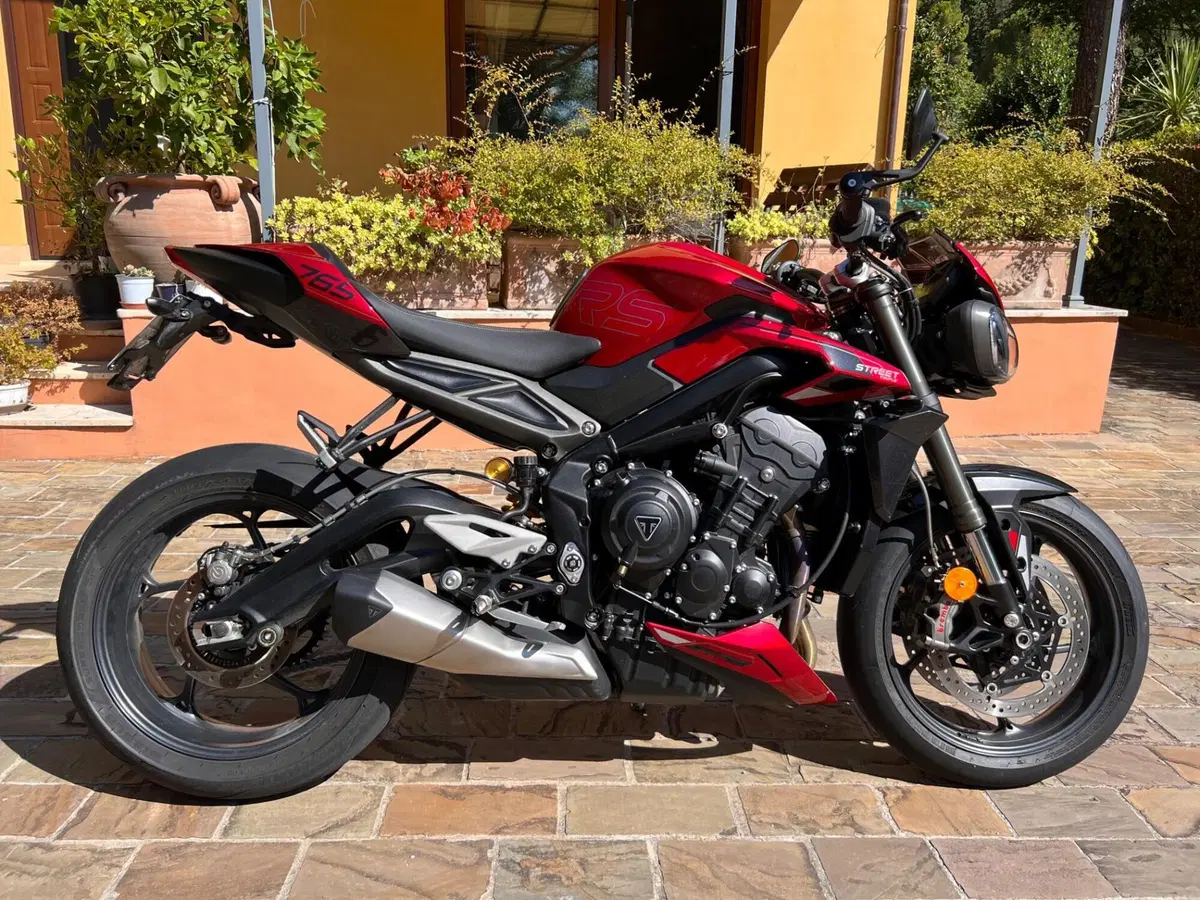 Triumph Street Triple 765 RS (2023 - 26) (3)