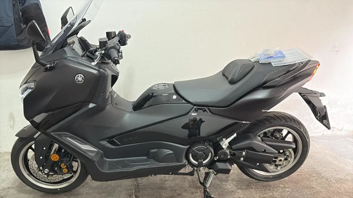 Yamaha T-Max 560 Tech Max (2025 - 26) (2)