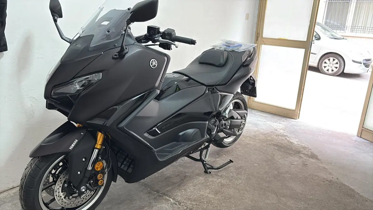 Yamaha T-Max 560 Tech Max (2025 - 26) (4)