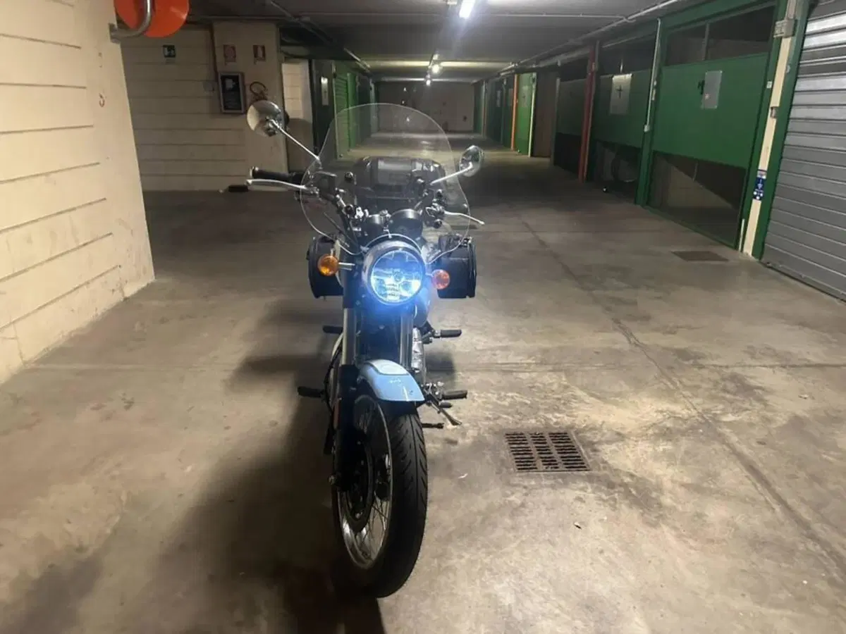 Royal Enfield Meteor 350 (2021 - 26) (3)