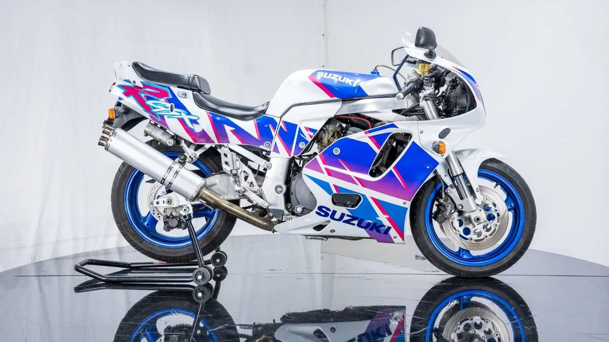Suzuki GSX R 750 (1992 - 93) (2)