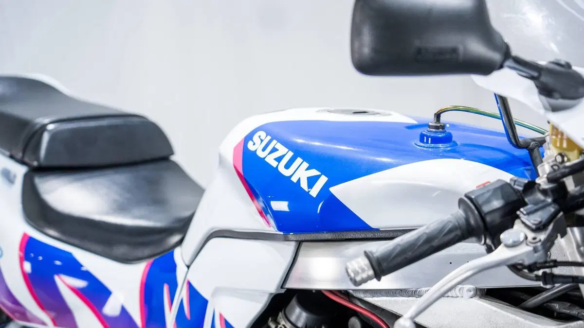 Suzuki GSX R 750 (1992 - 93) (6)