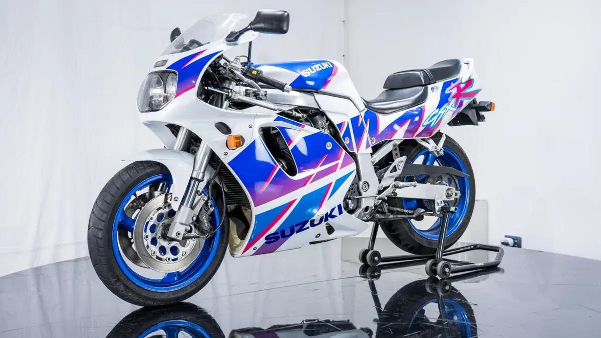 Suzuki GSX R 750 (1992 - 93) (17)