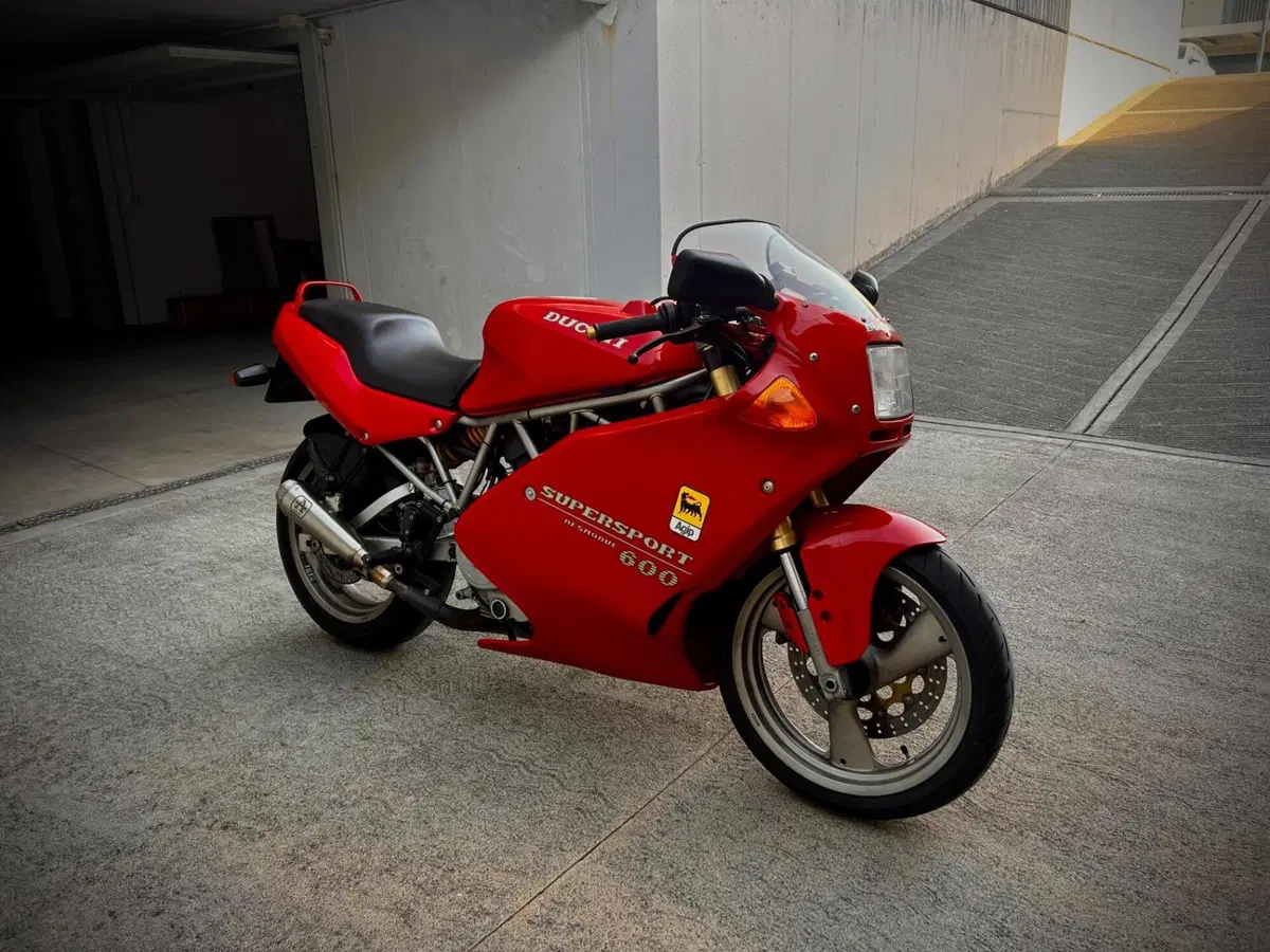 Ducati SS 600 (3)