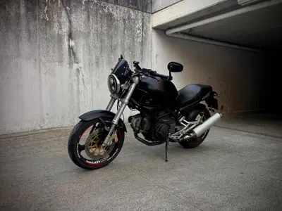 Ducati Monster 600 Dark (1998 - 01) usata