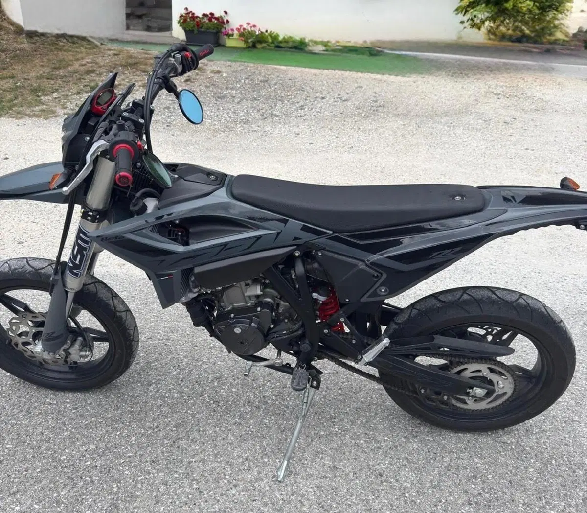 Betamotor RR 125 4T Motard R (2025 - 26) (4)