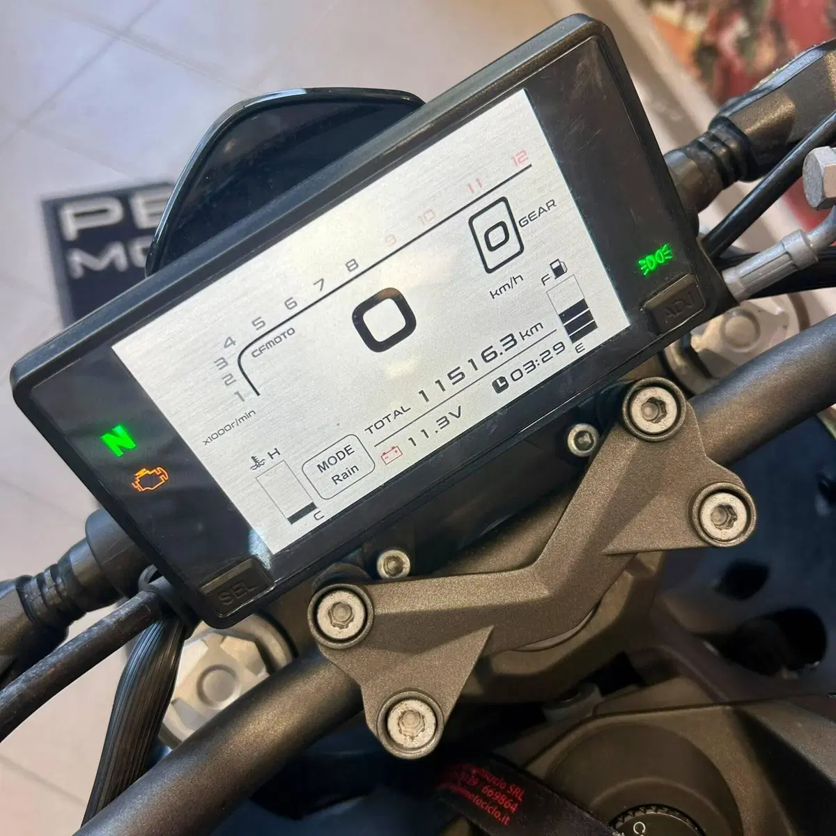 CFMOTO 300NK (2021 - 26) (2)