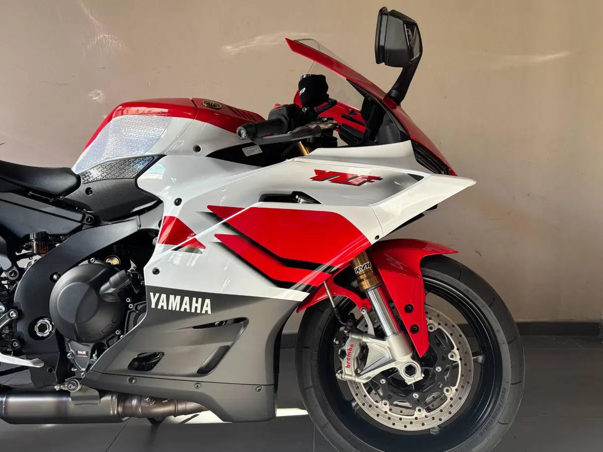 Yamaha YZF R9 70th (2026) (10)
