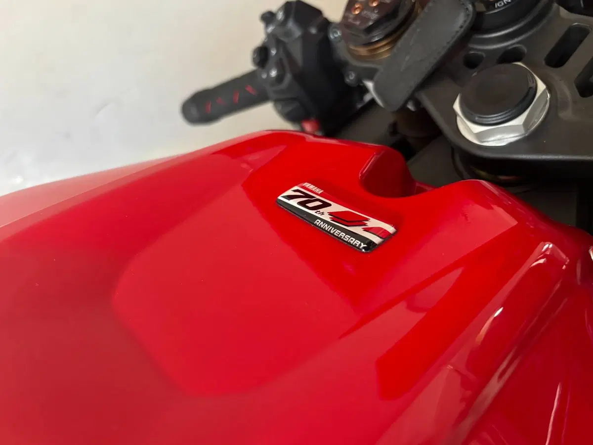 Yamaha YZF R9 70th (2026) (11)