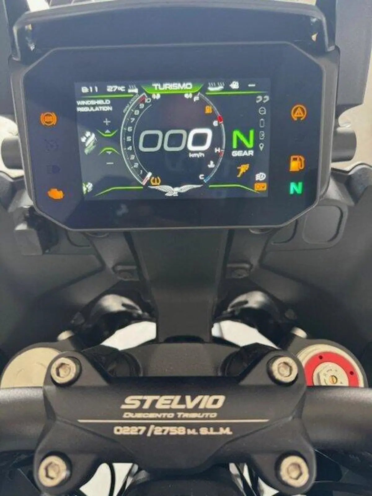 Moto Guzzi Stelvio Duecento Tributo (2025 - 26) (10)