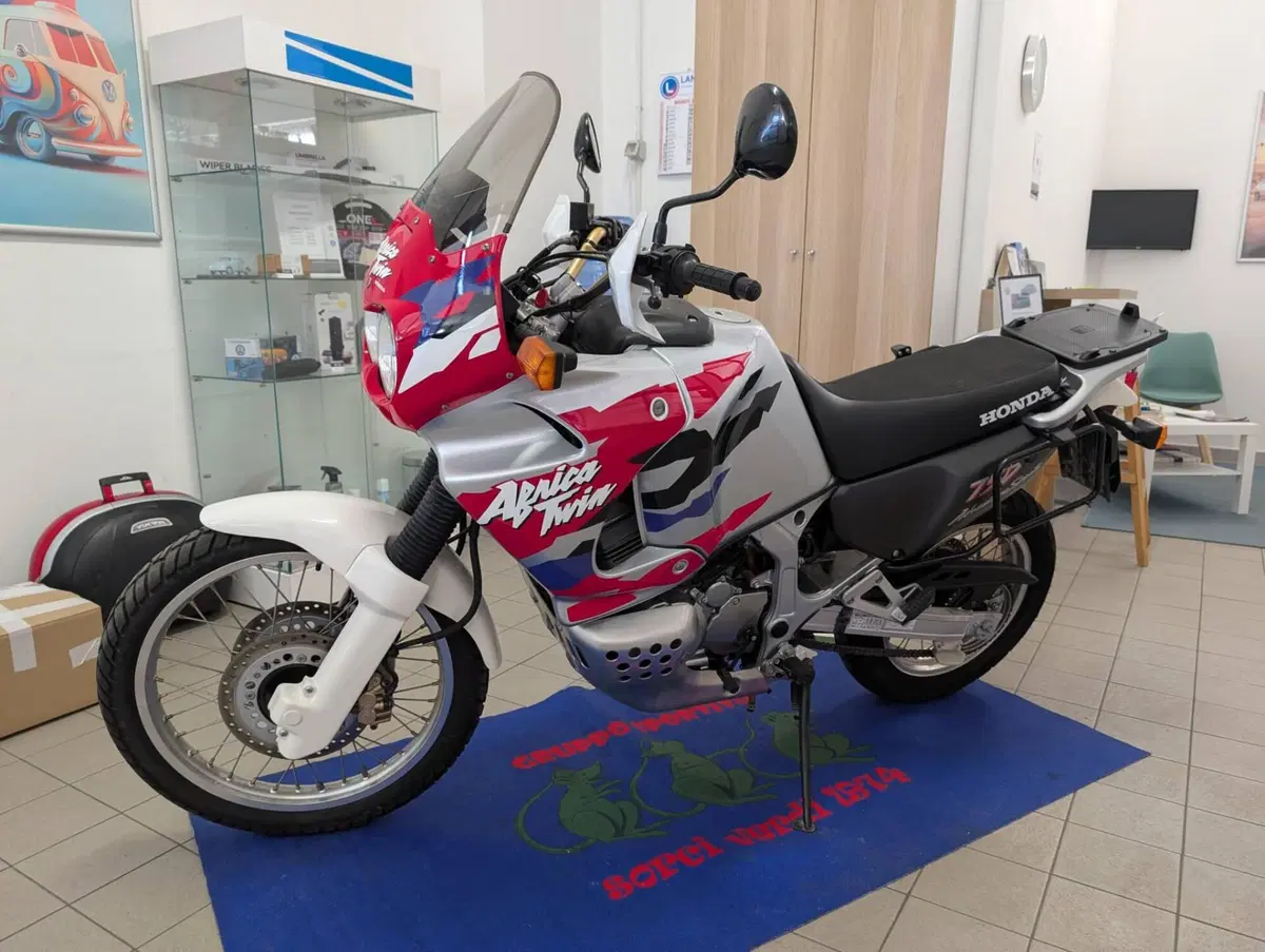 Honda XRV 750 AFRICA TWIN RD 07A (2)
