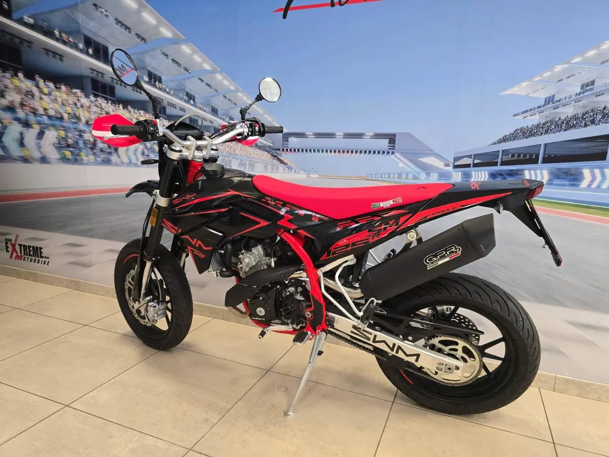 Swm SM 125 R (2025 - 26) (5)