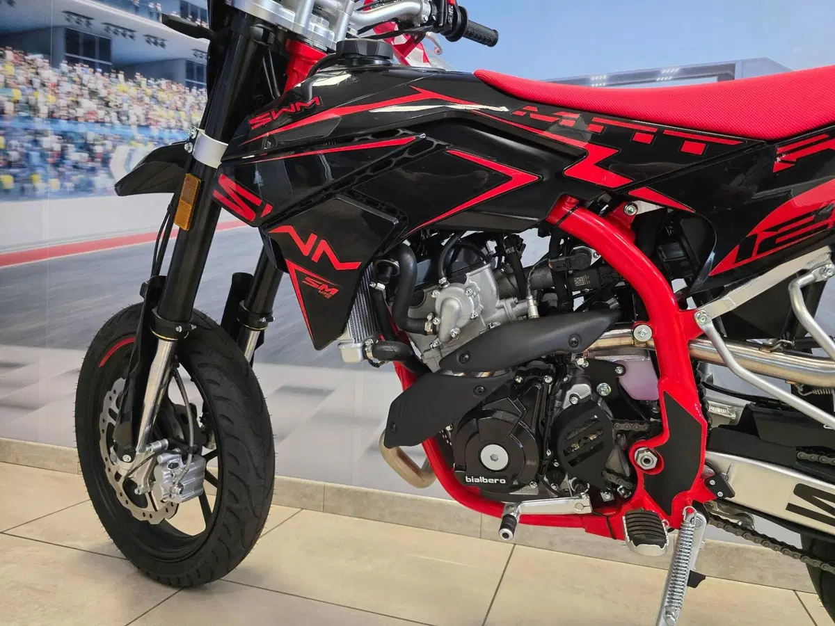 Swm SM 125 R (2025 - 26) (8)