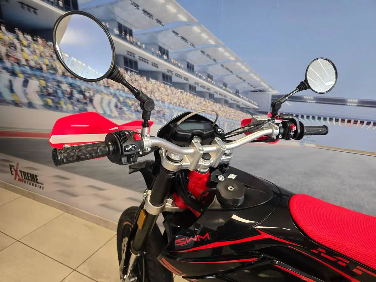 Swm SM 125 R (2025 - 26) (10)