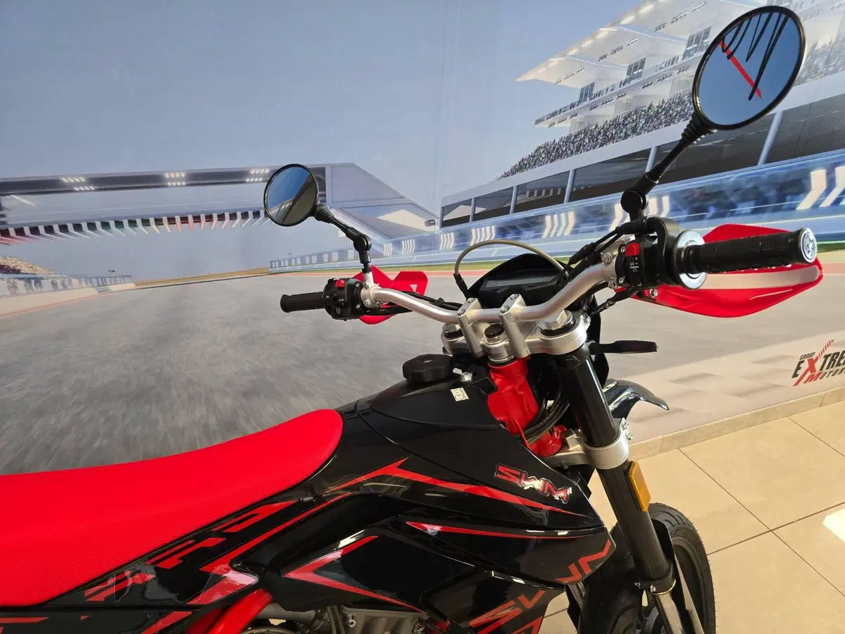 Swm SM 125 R (2025 - 26) (19)
