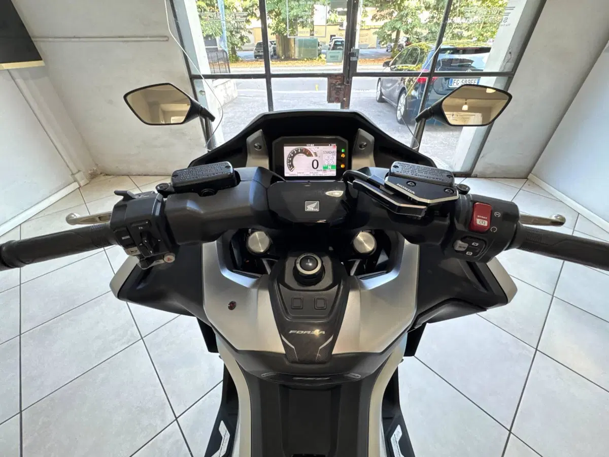 Honda Forza 750 DCT Travel (2021 - 24) (9)