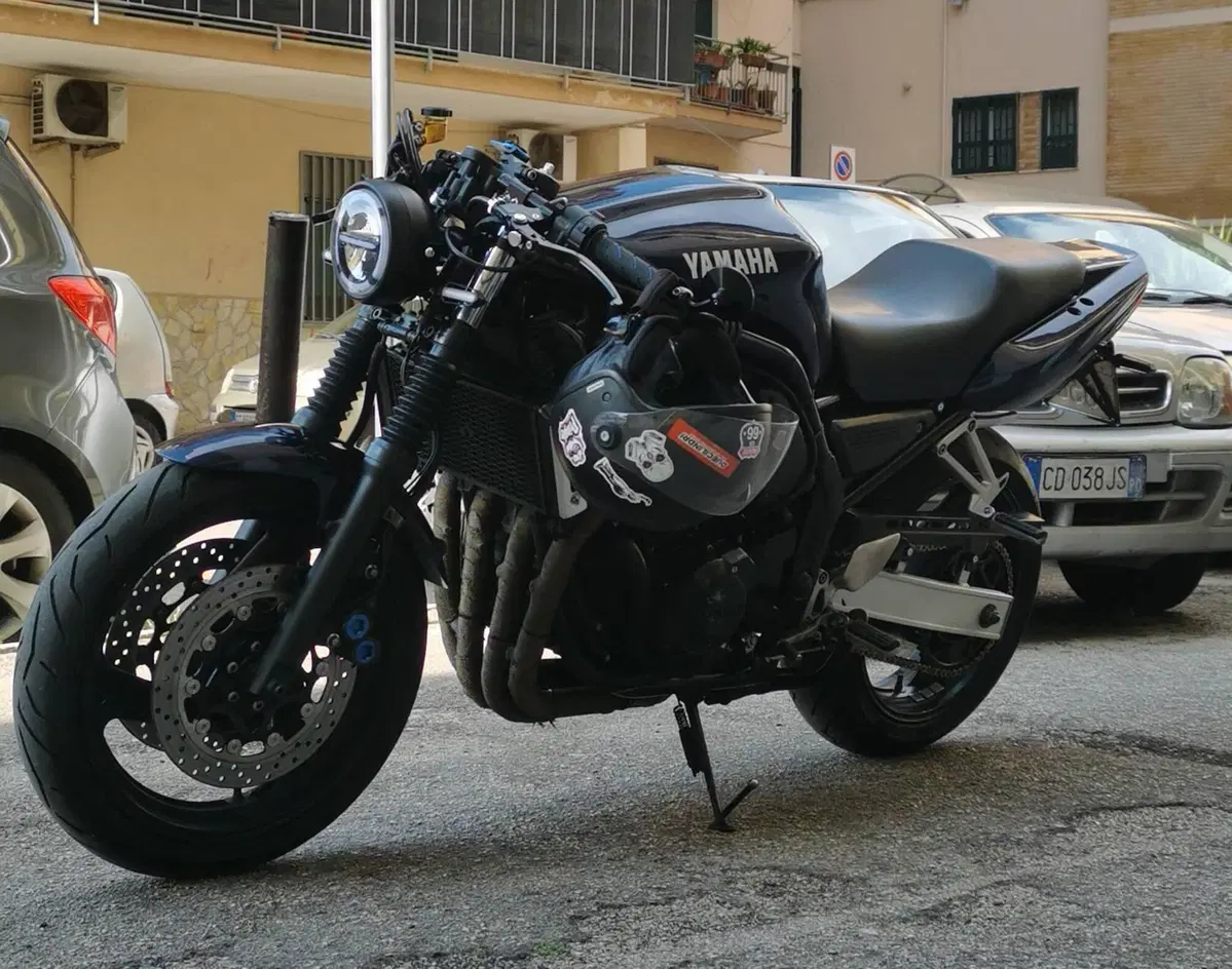Yamaha FZS 600 Fazer (2002 - 03) (3)