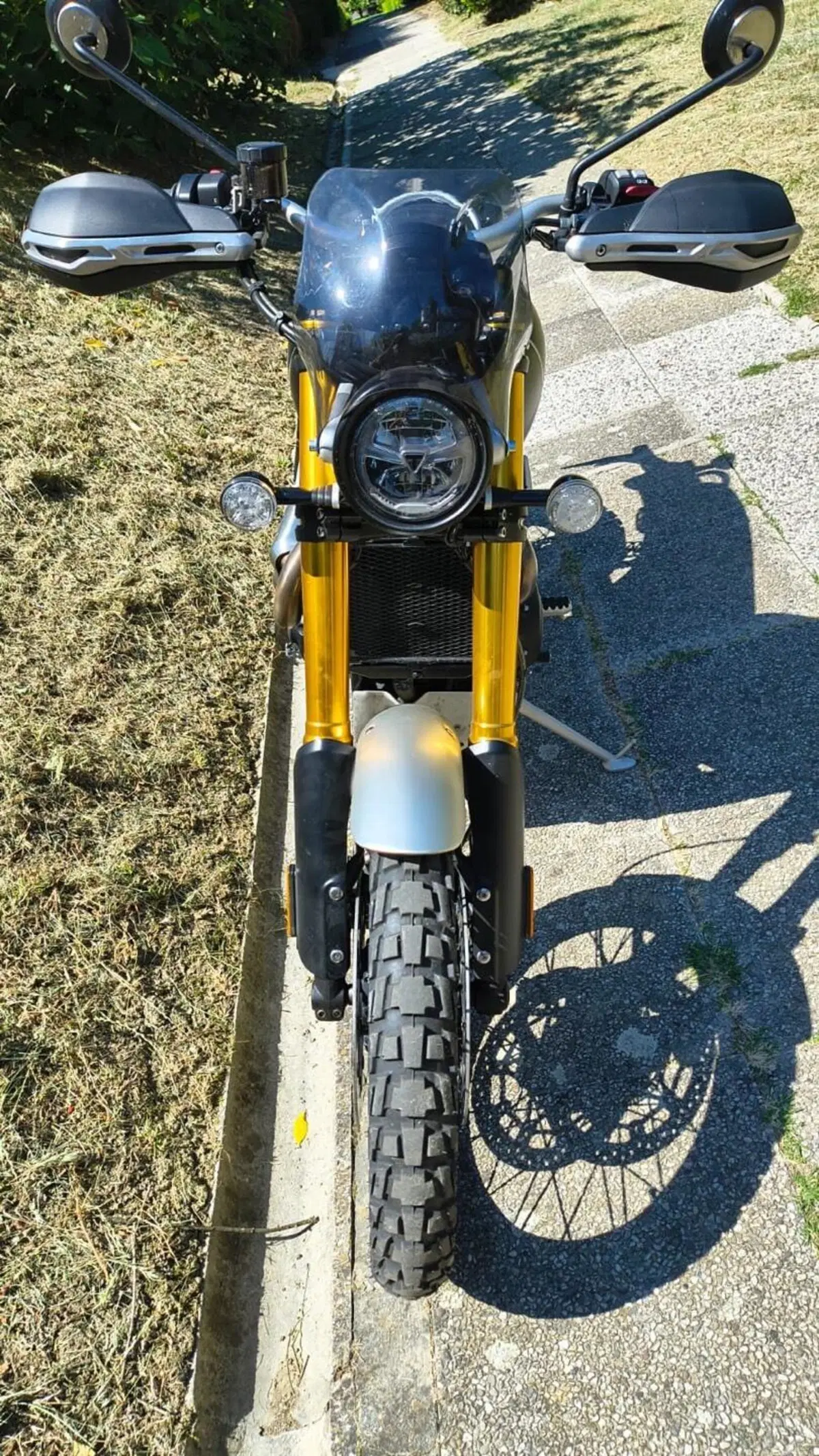 Triumph Scrambler 1200 XE (2021 - 23) (6)