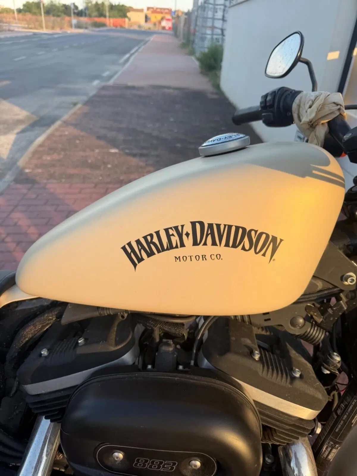 Harley-Davidson 883 Iron (2012 - 14) - XL 883N (4)