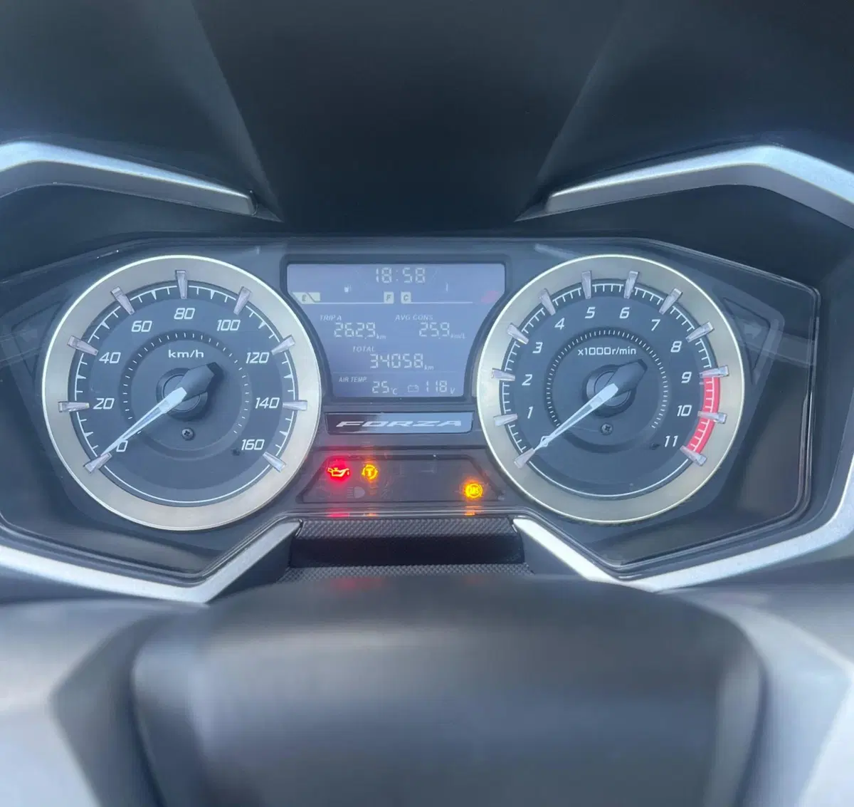 Honda Forza 350 Deluxe (2022 - 24) (7)