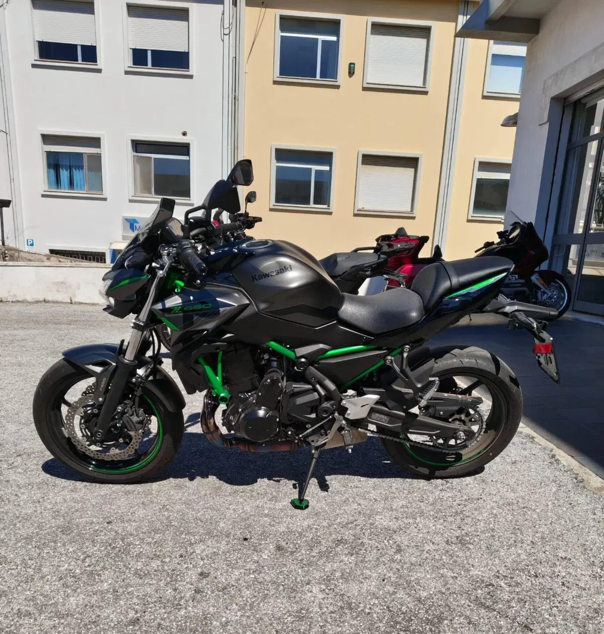 Kawasaki Z 650 (2021 - 24) (2)