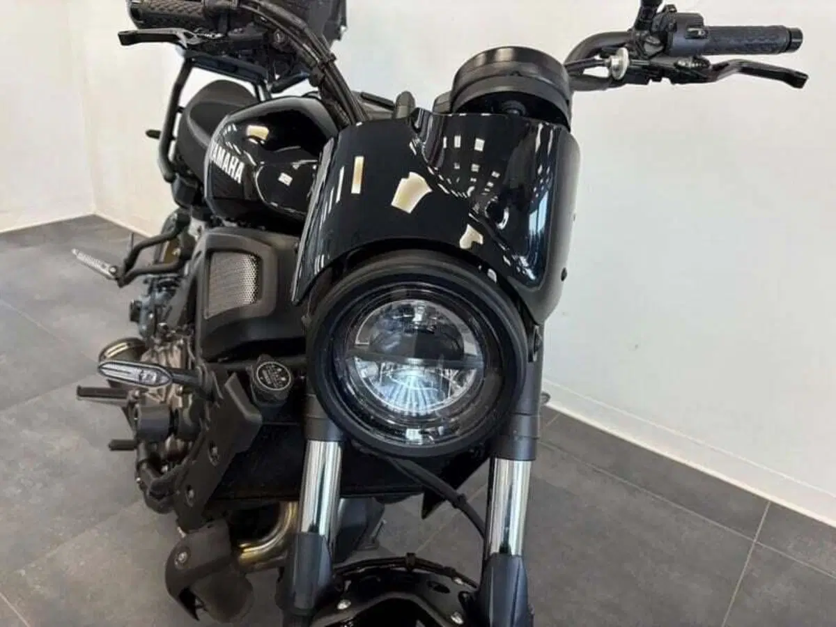 Yamaha XSR 700 (2022 - 26) (2)