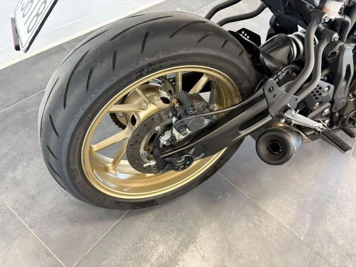 Yamaha XSR 700 (2022 - 26) (11)