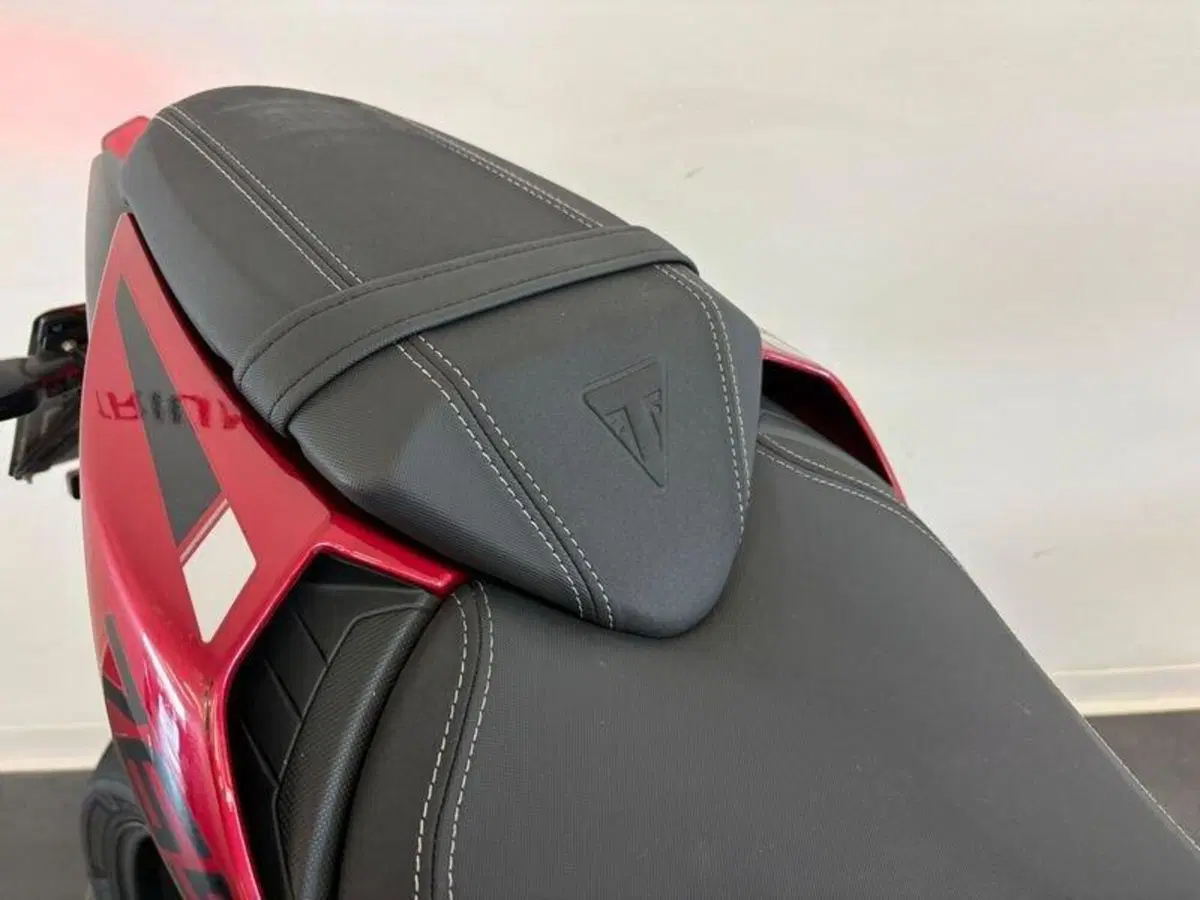 Triumph Street Triple 765 RS (2023 - 26) (7)