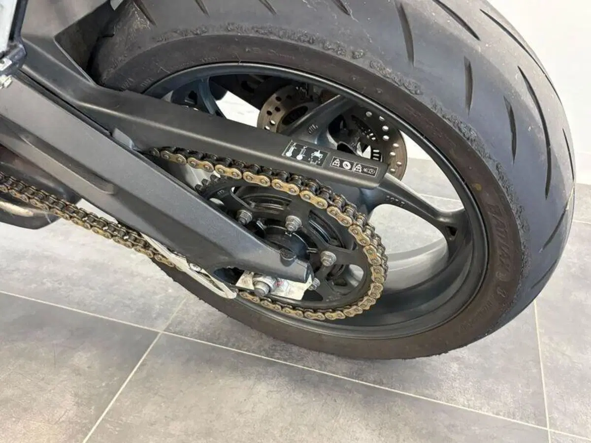 Triumph Street Triple 765 RS (2023 - 26) (9)