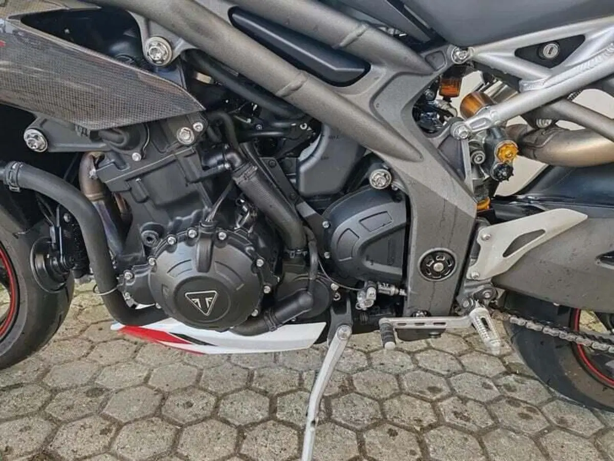 Triumph Speed Triple 1050 RS (2018 - 20) (7)