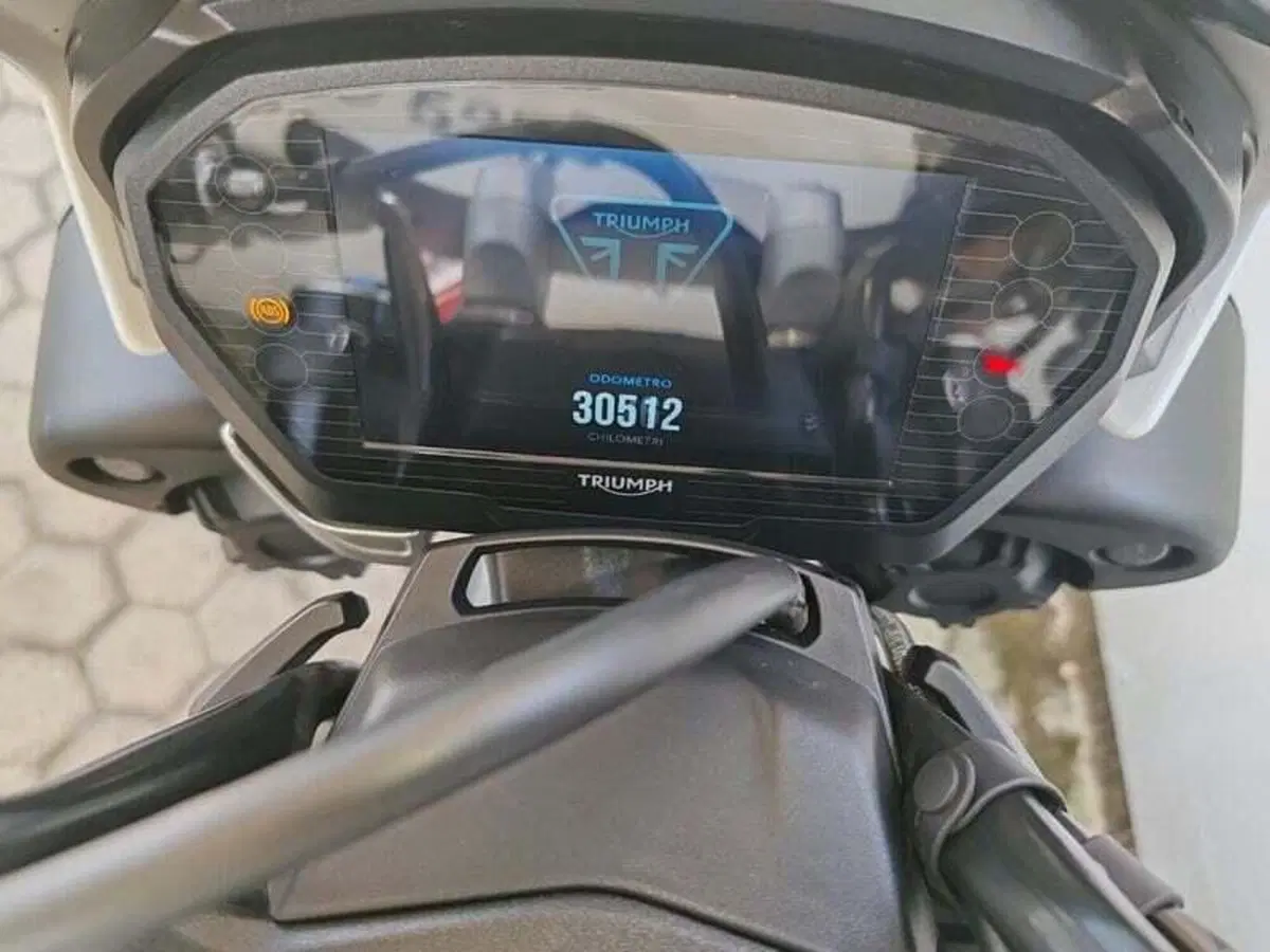 Triumph Speed Triple 1050 RS (2018 - 20) (4)