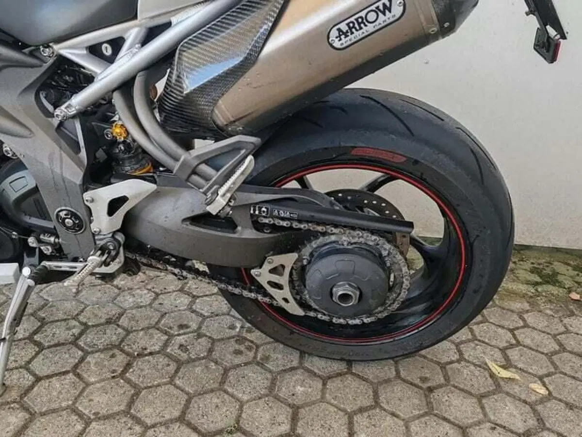 Triumph Speed Triple 1050 RS (2018 - 20) (8)