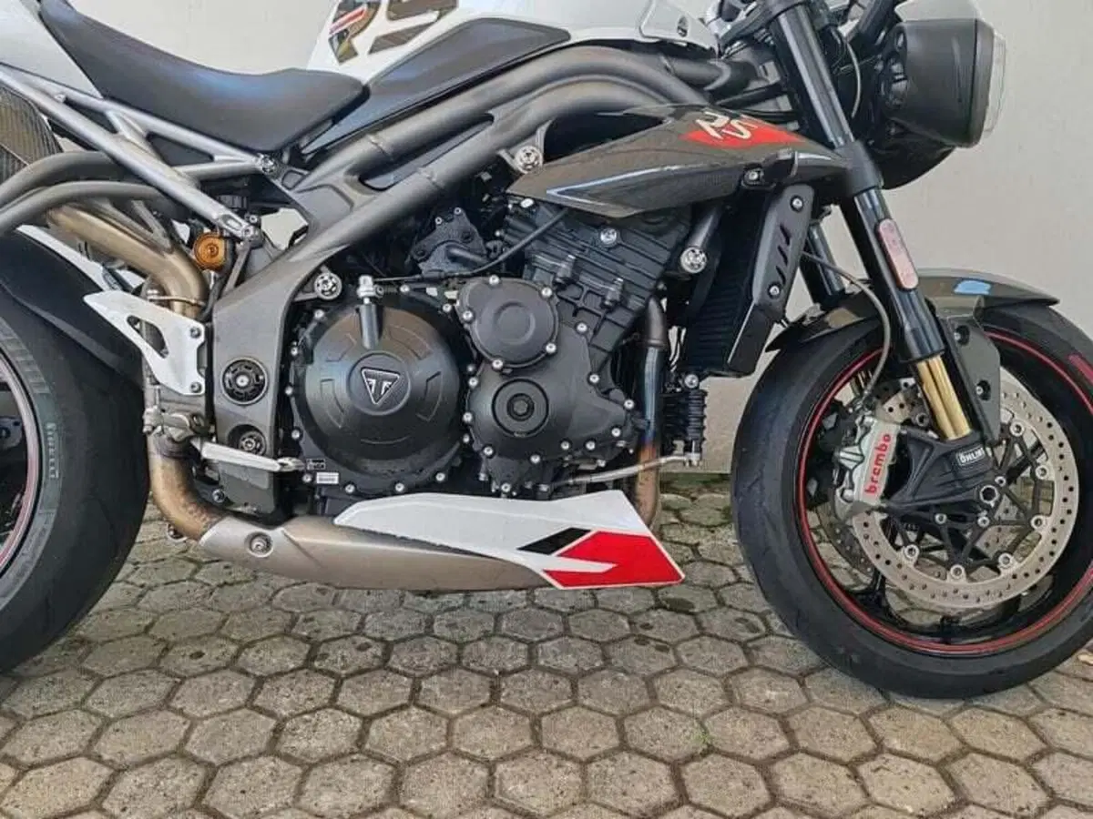 Triumph Speed Triple 1050 RS (2018 - 20) (11)