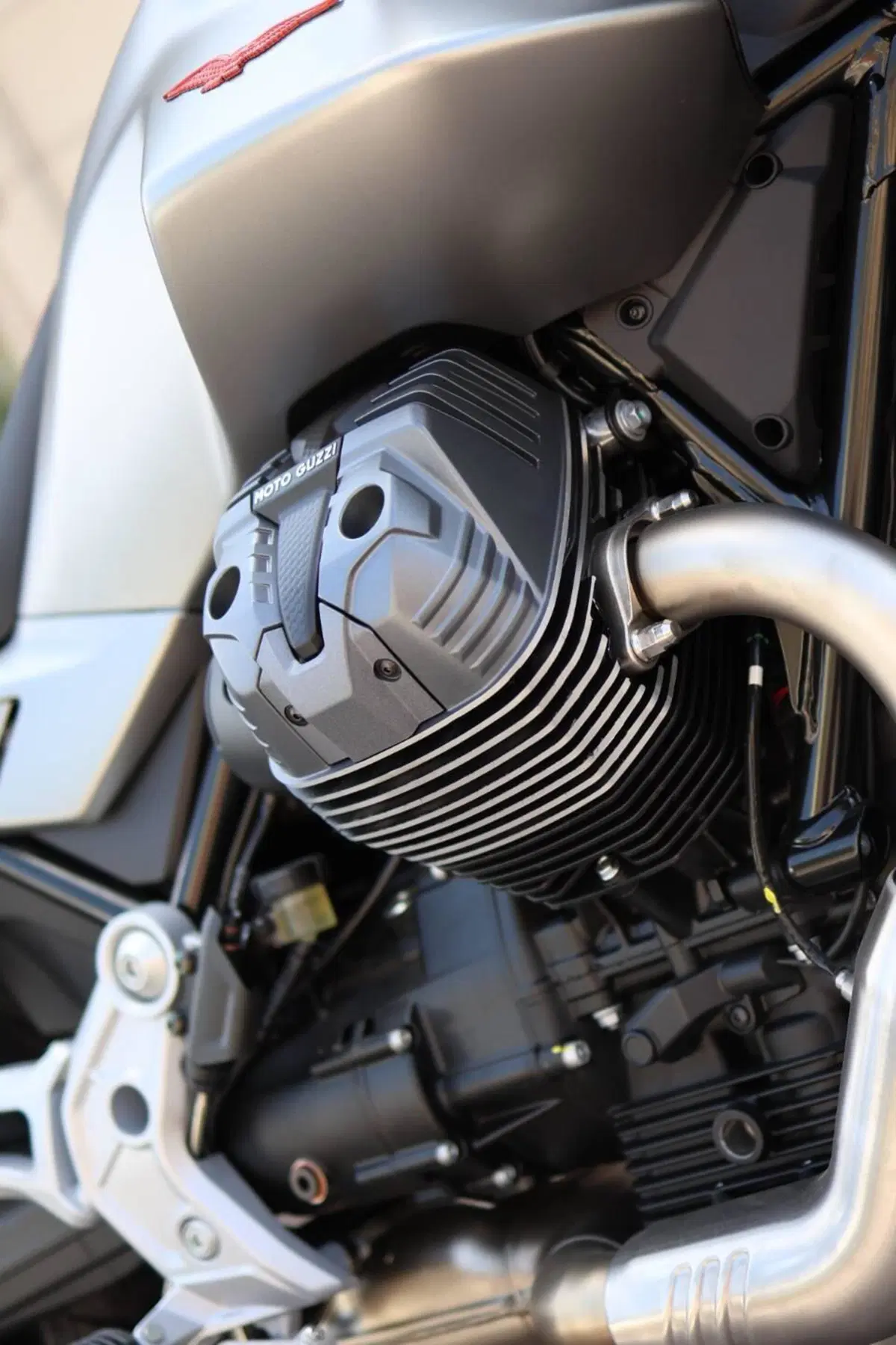 Moto Guzzi V85 Strada (2024 - 26) (6)