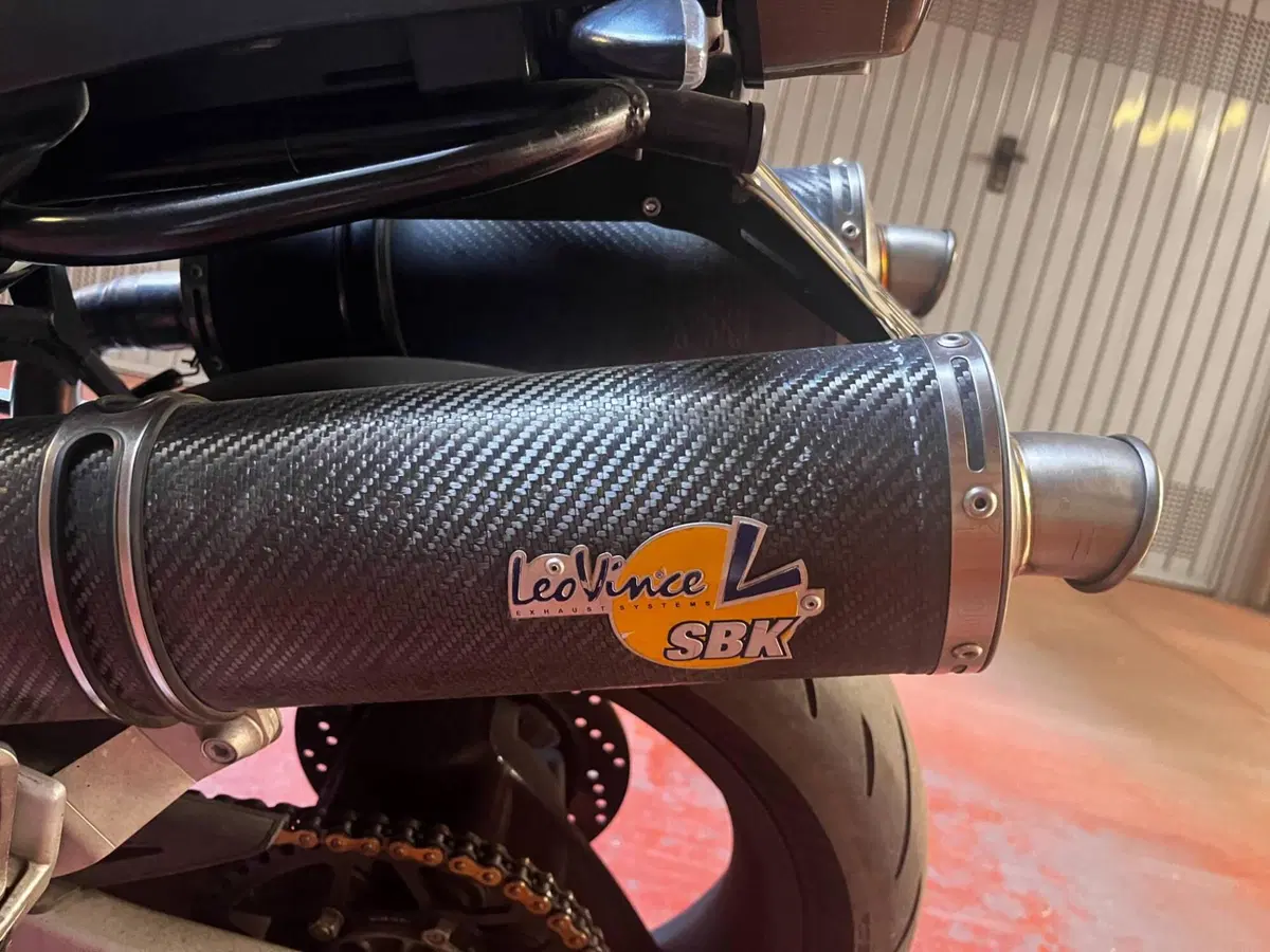 Ducati Monster 600 Dark (1998 - 01) (3)