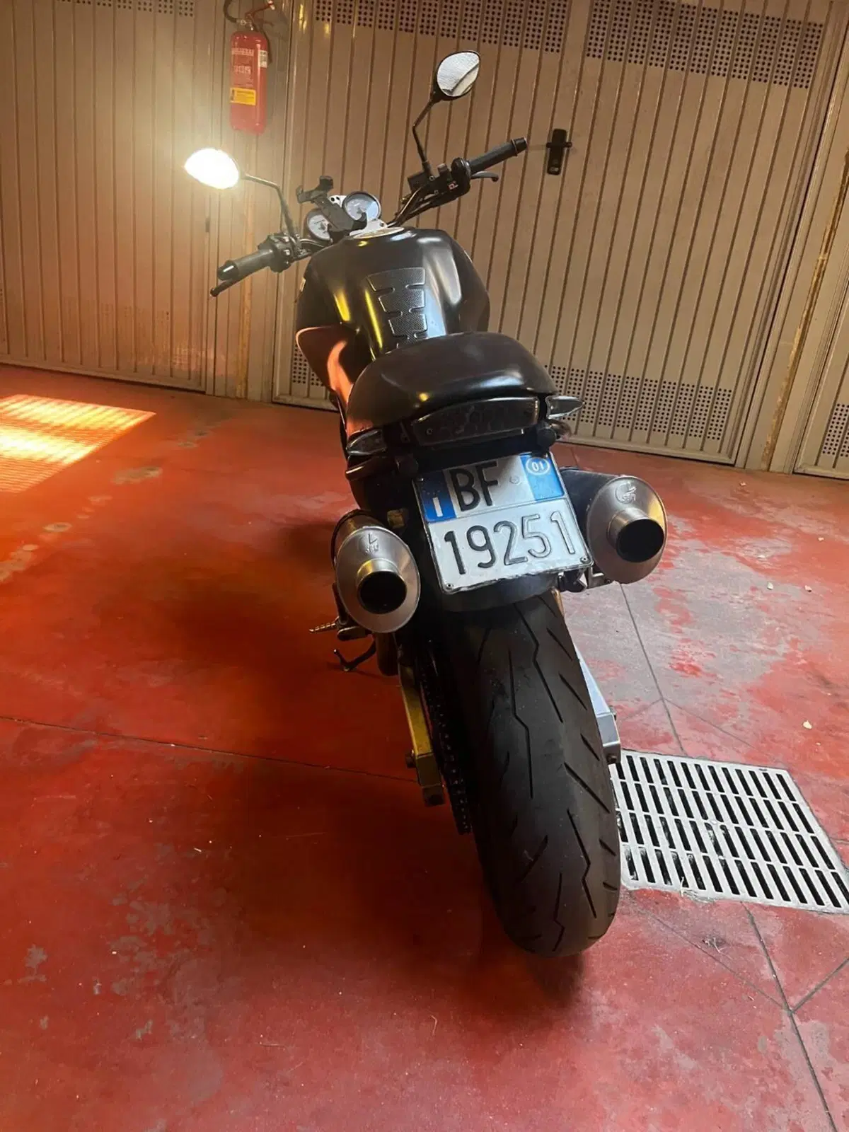Ducati Monster 600 Dark (1998 - 01) (5)