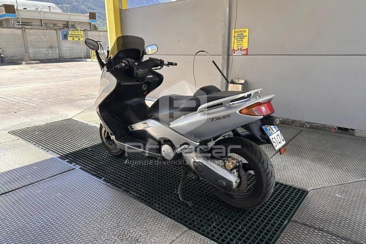 Yamaha T-Max 500 (2001 - 03) (4)