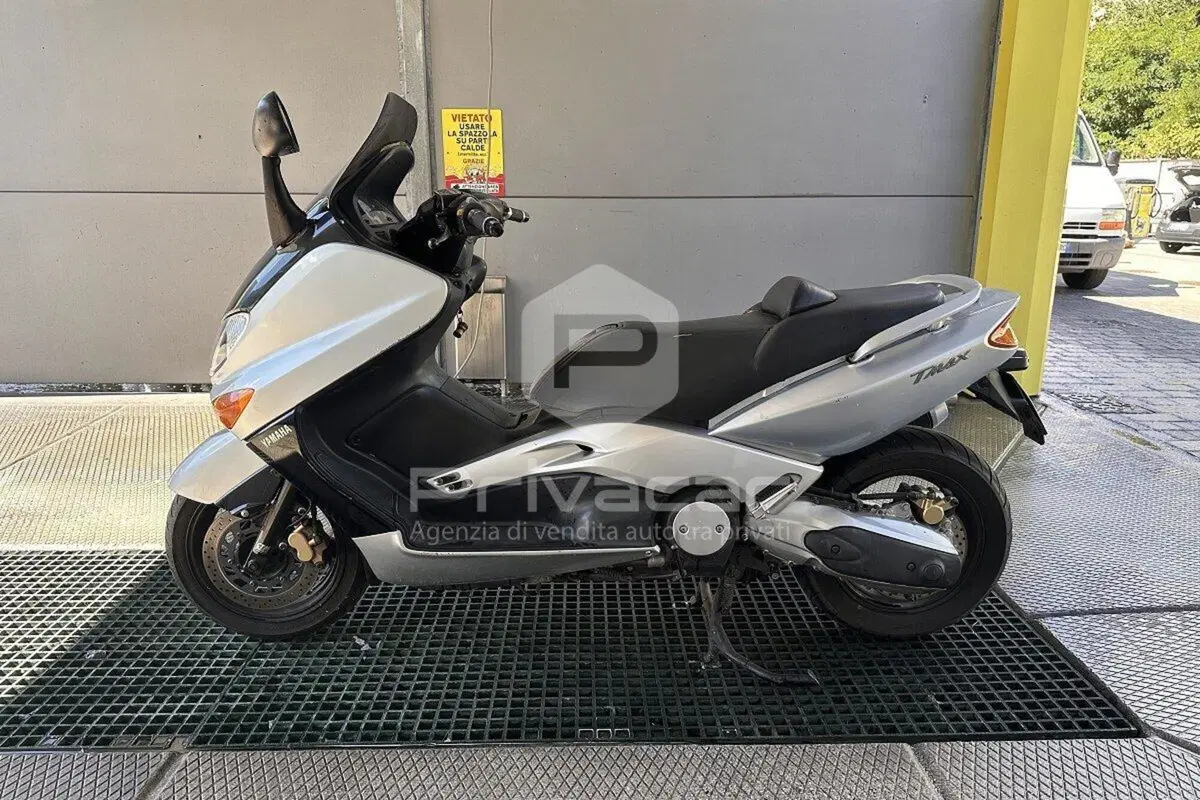 Yamaha T-Max 500 (2001 - 03) (5)