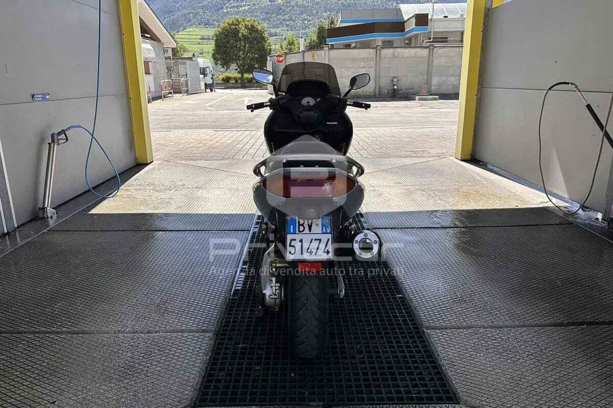 Yamaha T-Max 500 (2001 - 03) (8)